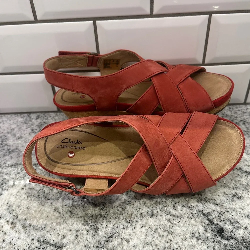 Clarks Unstructured Coral Dusty Red Suede Wedge Sandals Women's 8‎ Cork Sole